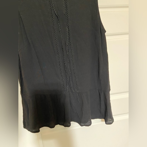 H&M BLACK SLEEVELESS PEPLUM TOP - Picture 8 of 9